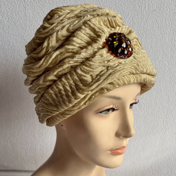 1960s 1970s Gold Metallic Turban Style Hat with Brooch - Picture 2 of 10